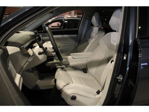 Volvo  EX90 Twin Motor Performance Ultra | Luchtvering | Bowers & Wilkins | Trekhaak | Pilot Assist | 22" | S... ActivLease financial lease