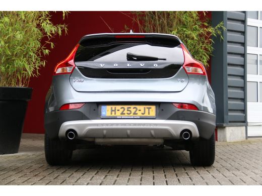 Volvo  V40 Cross Country 1.5 T3 Polar+ Luxury | Harman/Kardon | Panoramadak | Camera | Keyless | Schakel-pad... ActivLease financial lease