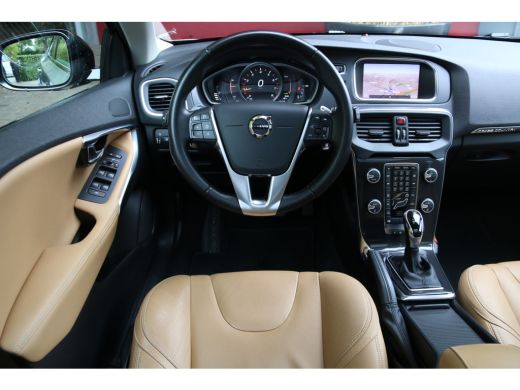 Volvo  V40 Cross Country 1.5 T3 Polar+ Luxury | Harman/Kardon | Panoramadak | Camera | Keyless | Schakel-pad... ActivLease financial lease