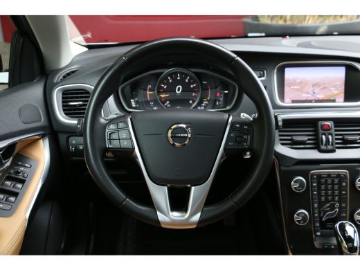 Volvo  V40 Cross Country 1.5 T3 Polar+ Luxury | Harman/Kardon | Panoramadak | Camera | Keyless | Schakel-pad... ActivLease financial lease
