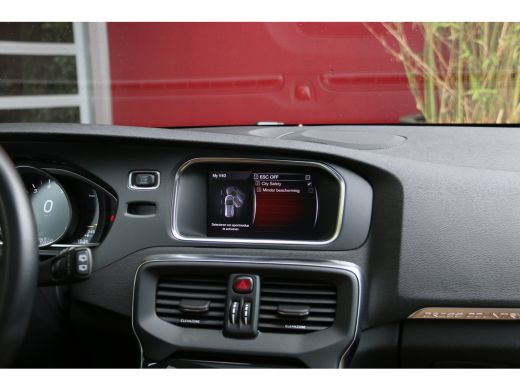 Volvo  V40 Cross Country 1.5 T3 Polar+ Luxury | Harman/Kardon | Panoramadak | Camera | Keyless | Schakel-pad... ActivLease financial lease
