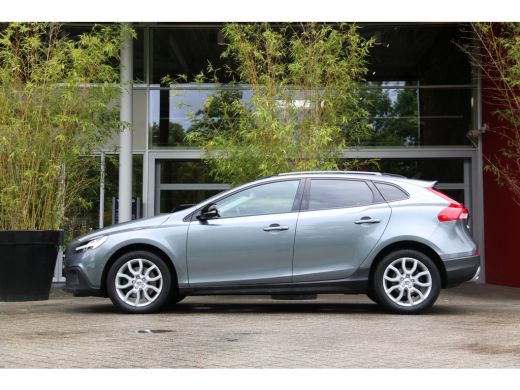 Volvo  V40 Cross Country 1.5 T3 Polar+ Luxury | Harman/Kardon | Panoramadak | Camera | Keyless | Schakel-pad... ActivLease financial lease