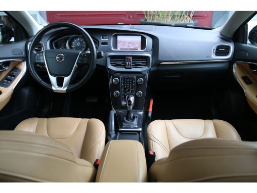 Volvo  V40 Cross Country 1.5 T3 Polar+ Luxury | Harman/Kardon | Panoramadak | Camera | Keyless | Schakel-pad... ActivLease financial lease
