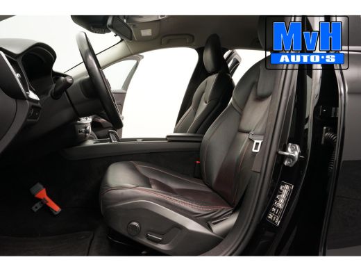 Volvo  V60 2.0 B3 Momentum Advantage|STOEL/STUUR.VERW|LEER|NAP ActivLease financial lease