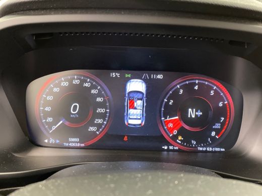 Volvo  XC40 1.5 T2 Momentum Core | Trekhaak | Onyx Black | VolvoSelekt! | LageKM! | ActivLease financial lease