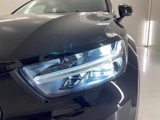 Volvo  XC40 1.5 T2 Momentum Core | Trekhaak | Onyx Black | VolvoSelekt! | LageKM! | ActivLease financial lease