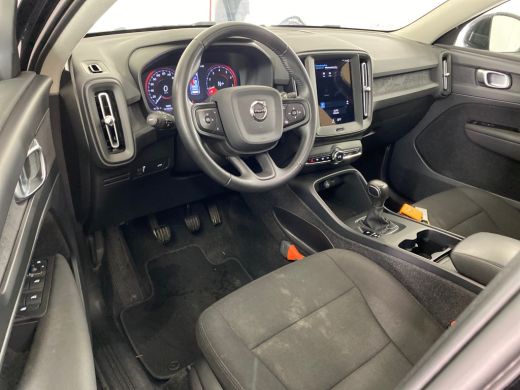 Volvo  XC40 1.5 T2 Momentum Core | Trekhaak | Onyx Black | VolvoSelekt! | LageKM! | ActivLease financial lease