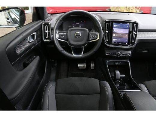 Volvo  XC40 Recharge Pro | Trekhaak | 360 Camera | Panoramadak | Harman/Kardon | Pilot Assist ActivLease financial lease