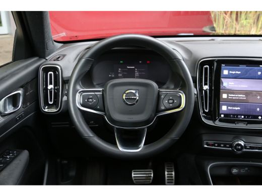 Volvo  XC40 Recharge Pro | Trekhaak | 360 Camera | Panoramadak | Harman/Kardon | Pilot Assist ActivLease financial lease