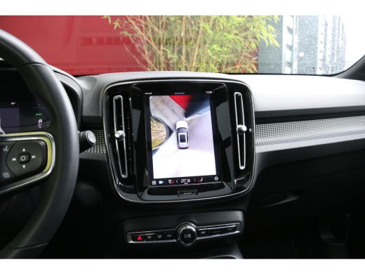 Volvo  XC40 Recharge Pro | Trekhaak | 360 Camera | Panoramadak | Harman/Kardon | Pilot Assist ActivLease financial lease