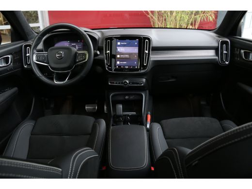 Volvo  XC40 Recharge Pro | Trekhaak | 360 Camera | Panoramadak | Harman/Kardon | Pilot Assist ActivLease financial lease
