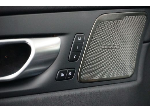 Volvo  XC60 2.0 T6 Plug-in hybrid AWD Plus Dark | Panoramadak | 21" Velgen | Memory Seats | Harman/Kardon | A... ActivLease financial lease