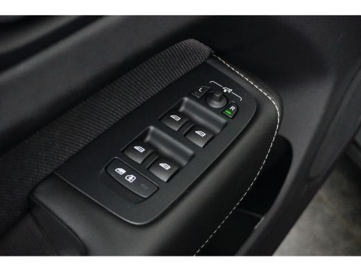 Volvo  XC60 2.0 T6 Plug-in hybrid AWD Plus Dark | Panoramadak | 21" Velgen | Memory Seats | Harman/Kardon | A... ActivLease financial lease