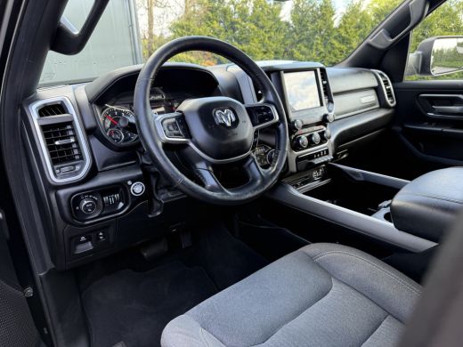 Dodge Ram 1500 1500 5.7 V8 4x4 BIG HORN / CREW CAB / LPG-G3 / NL AUTO / PANO / CAMERA / 3.5T TREKHAAK / GORILLA ... ActivLease financial lease