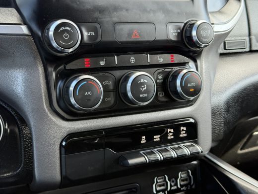 Dodge Ram 1500 1500 5.7 V8 4x4 BIG HORN / CREW CAB / LPG-G3 / NL AUTO / PANO / CAMERA / 3.5T TREKHAAK / GORILLA ... ActivLease financial lease