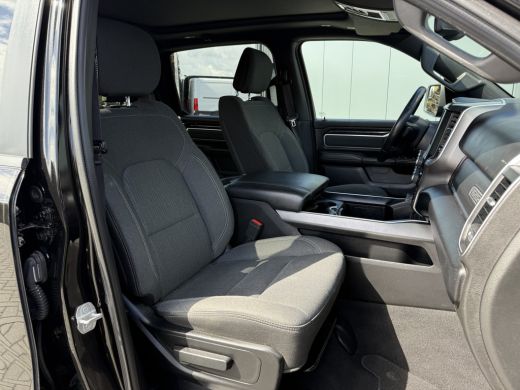 Dodge Ram 1500 1500 5.7 V8 4x4 BIG HORN / CREW CAB / LPG-G3 / NL AUTO / PANO / CAMERA / 3.5T TREKHAAK / GORILLA ... ActivLease financial lease