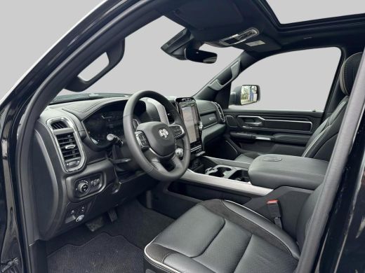 Dodge Ram 1500 1500 5.7 V8 4x4 Crew Cab Laramie BPM VRIJ! | Model24| Panorama| Incl Huifcontainer | Wide boddy| ... ActivLease financial lease