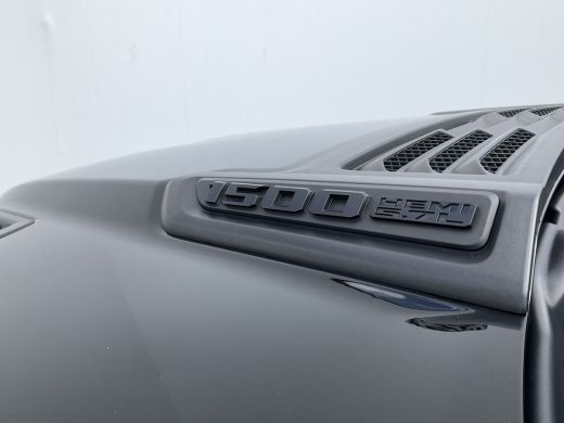 Dodge Ram 1500 1500 5.7 V8 4x4 Crew Cab Laramie Pano Full Navi SideSteps Trekhaak Luchtvering ActivLease financial lease