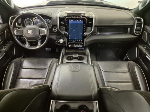 Dodge Ram 1500 1500 5.7 V8 4x4 Crew Cab Laramie Pano Full Navi SideSteps Trekhaak Luchtvering ActivLease financial lease