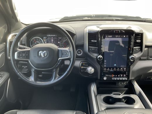 Dodge Ram 1500 1500 5.7 V8 4x4 Crew Cab Laramie Pano Full Navi SideSteps Trekhaak Luchtvering ActivLease financial lease