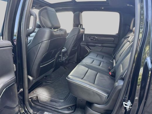 Dodge Ram 1500 1500 5.7 V8 4x4 Crew Cab Limited | Virtual spiegel | 22inch XD velgen / Mickey thompson set | 320... ActivLease financial lease