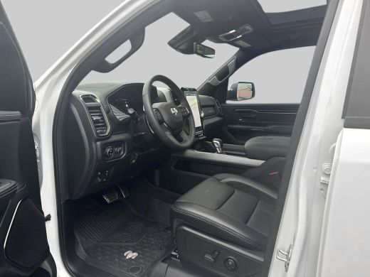 Dodge Ram 1500 1500 5.7 V8 4x4 Crew Cab SPORT GT BPM VRIJ! | Incl LPG | Trekhaak 13-polig | Bedcover | Adaptive ... ActivLease financial lease