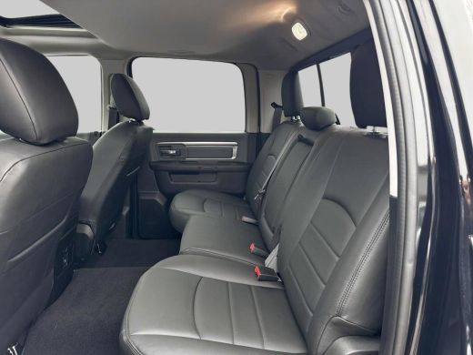 Dodge Ram 1500 1500 5.7 V8 Crew Cab 5'7 | LPG |Leren bekleding| Trekhaak | Tonneau cover | Kantel schuifdak | Ge... ActivLease financial lease
