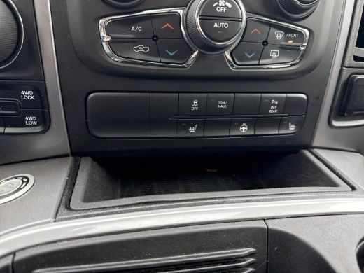 Dodge Ram 1500 1500 5.7 V8 Crew Cab 5'7 | LPG |Leren bekleding| Trekhaak | Tonneau cover | Kantel schuifdak | Ge... ActivLease financial lease