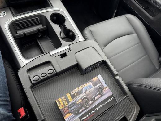 Dodge Ram 1500 1500 5.7 V8 Crew Cab 5'7 | LPG |Leren bekleding| Trekhaak | Tonneau cover | Kantel schuifdak | Ge... ActivLease financial lease