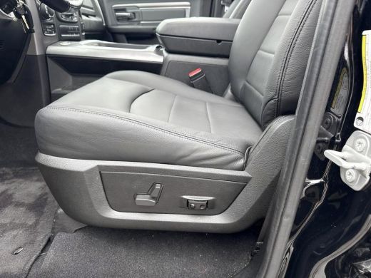 Dodge Ram 1500 1500 5.7 V8 Crew Cab 5'7 | LPG |Leren bekleding| Trekhaak | Tonneau cover | Kantel schuifdak | Ge... ActivLease financial lease