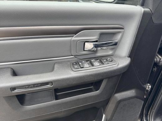 Dodge Ram 1500 1500 5.7 V8 Crew Cab 5'7 | LPG |Leren bekleding| Trekhaak | Tonneau cover | Kantel schuifdak | Ge... ActivLease financial lease