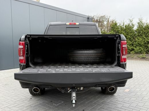 Dodge Ram 1500 1500 5.7 V8 HEMI 400 PK / LIMITED / NL AUTO / 1e EIG. / LUCHTVERING / ADAPTIVE CRUISE / PANO / CA... ActivLease financial lease