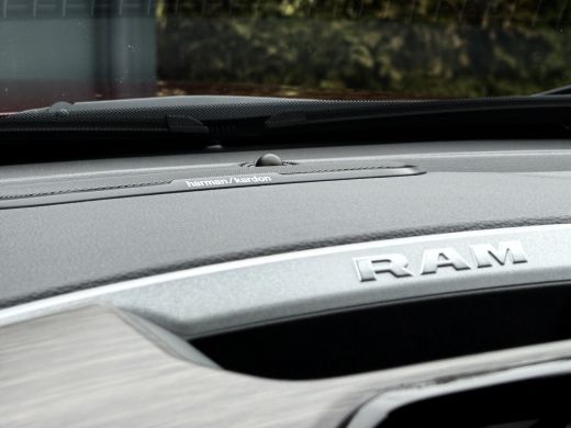 Dodge Ram 1500 1500 5.7 V8 LARAMIE / 1e EIG. / LPG / TREKHAAK 3.5T / ADAPTIVE CRUISE / CAMERA / PANO ActivLease financial lease