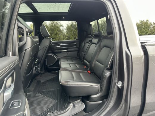 Dodge Ram 1500 1500 V8 LARAMIE NIGHT / NL AUTO / PANO / 3.5T TREKHAAK / LPG-G3 / CAMERA / CREW CAB / GORILLA EXH... ActivLease financial lease