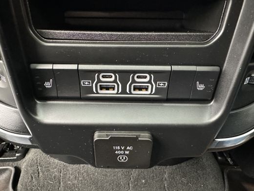 Dodge Ram 1500 1500 V8 LARAMIE NIGHT / NL AUTO / PANO / 3.5T TREKHAAK / LPG-G3 / CAMERA / CREW CAB / GORILLA EXH... ActivLease financial lease