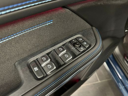 Lynk & Co 01 1.5 | Achterbank in delen neerklapbaar | Alarmsysteem | Apple Carplay/Android Auto|telefoonintegr... ActivLease financial lease