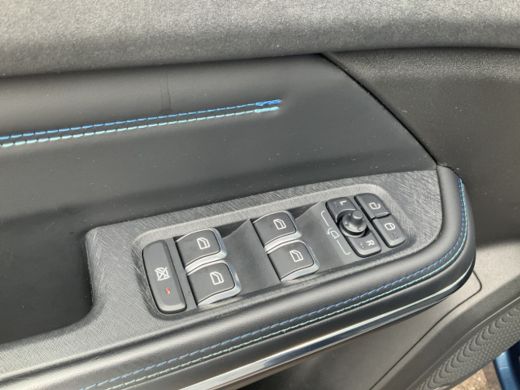 Lynk & Co 01 1.5 Plug-in 262PK Carplay Panoramadak 360° camera Stoelverw. PHEV ActivLease financial lease