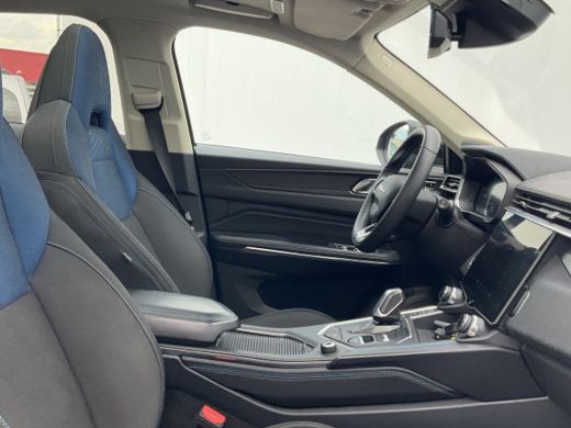 Lynk & Co 01 1.5 Plug-in 262PK Carplay Panoramadak 360° camera Stoelverw. PHEV ActivLease financial lease