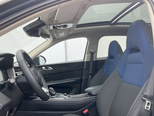 Lynk & Co 01 1.5PHEV 262PK Adapt.Cruise 360° Cam Carplay Plug-in Stoelverw Vol opties! ActivLease financial lease