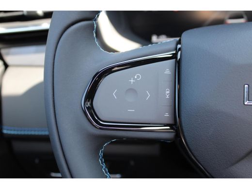 Lynk & Co 01 | Stoel + Stuurwielverwarming | Zwarte hemelbekleding | Adaptieve cruise control | BLIS | Panoram... ActivLease financial lease