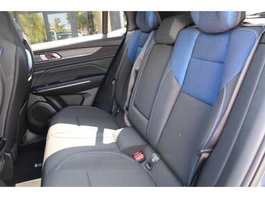 Lynk & Co 01 | Stoel + Stuurwielverwarming | Zwarte hemelbekleding | Adaptieve cruise control | BLIS | Panoram... ActivLease financial lease