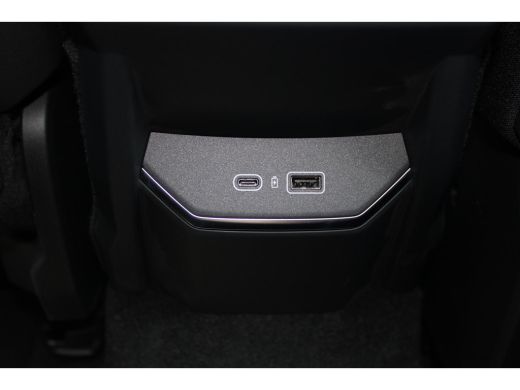 Lynk & Co 01 | Stoel + Stuurwielverwarming | Zwarte hemelbekleding | Adaptieve cruise control | BLIS | Panoram... ActivLease financial lease