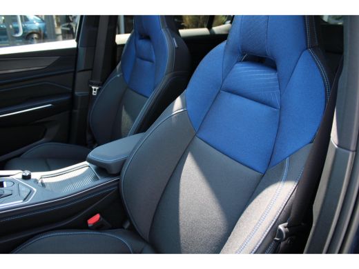 Lynk & Co 01 | Stoel + Stuurwielverwarming | Zwarte hemelbekleding | Adaptieve cruise control | BLIS | Panoram... ActivLease financial lease