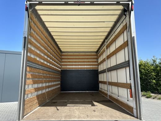 Mercedes-Benz Sprinter 314 CDI 143 PK AUTOMAAT / BAKWAGEN / SCHUIFZEIL / DHOLLANDIA LAADKLEP / AIRCO / MEUBELBAK ActivLease financial lease