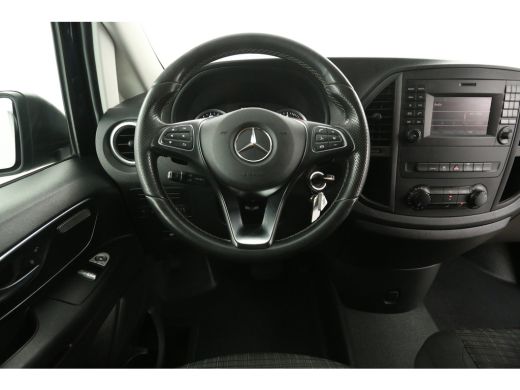 Mercedes-Benz Vito 114 CDI Lang Automaat Airco Camera Cruise Trekhaak 18"LMV Navigatie 2xSchuifdeur 3 Persoons ActivLease financial lease