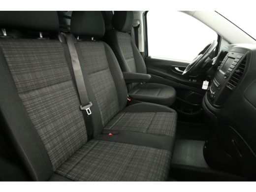 Mercedes-Benz Vito 114 CDI Lang Automaat Airco Camera Cruise Trekhaak 18"LMV Navigatie 2xSchuifdeur 3 Persoons ActivLease financial lease
