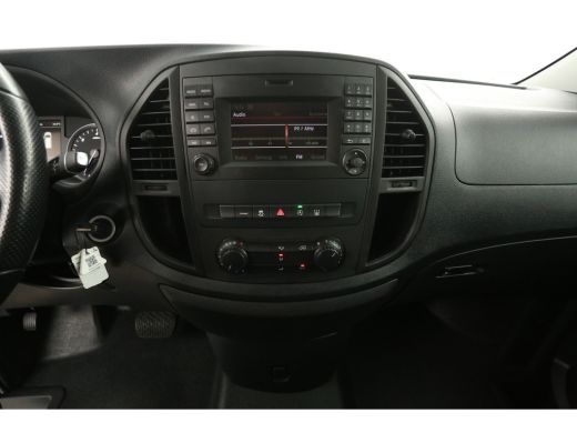 Mercedes-Benz Vito 114 CDI Lang Automaat Airco Camera Cruise Trekhaak 18"LMV Navigatie 2xSchuifdeur 3 Persoons ActivLease financial lease