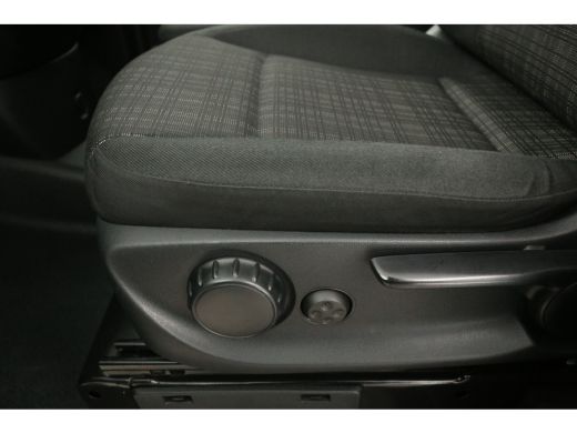 Mercedes-Benz Vito 114 CDI Lang Automaat Airco Camera Cruise Trekhaak 18"LMV Navigatie 2xSchuifdeur 3 Persoons ActivLease financial lease