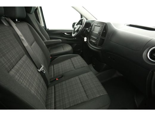 Mercedes-Benz Vito 114 CDI Lang Automaat Airco Camera Cruise Trekhaak 18"LMV Navigatie 2xSchuifdeur 3 Persoons ActivLease financial lease