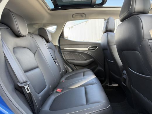 MG ZS-EV Aut. EV Luxury 45kWh | Panorama | Navi | Camera | ActivLease financial lease